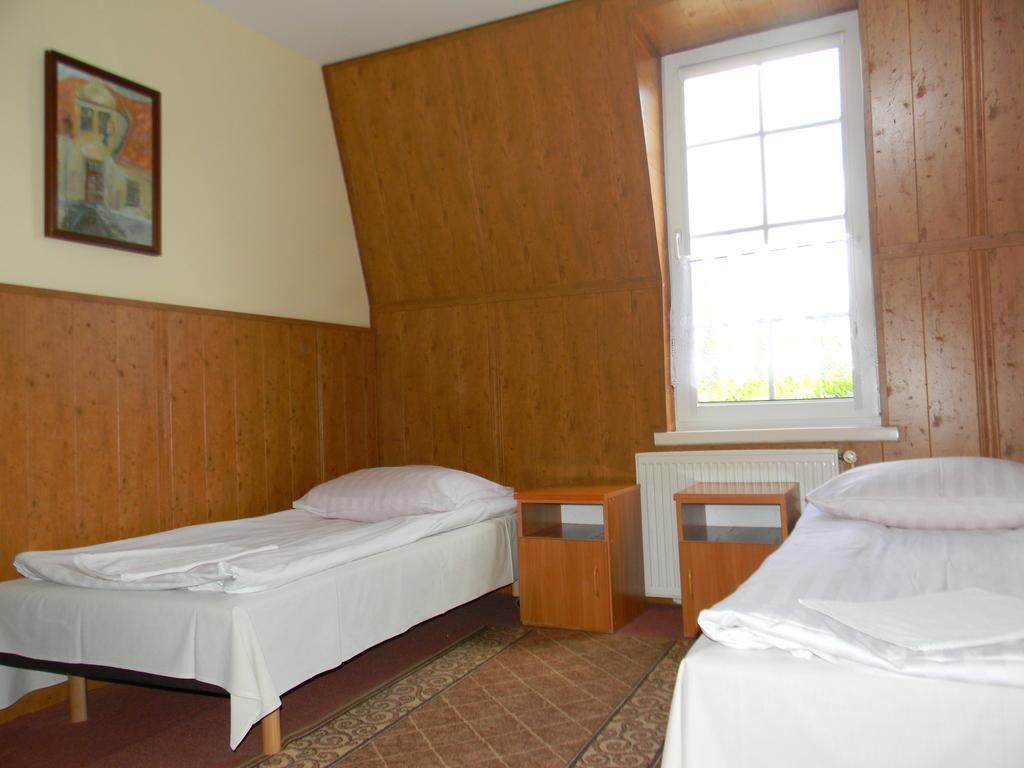 Prohibicja Peter's Pub Motel Mikolajki Ruang foto