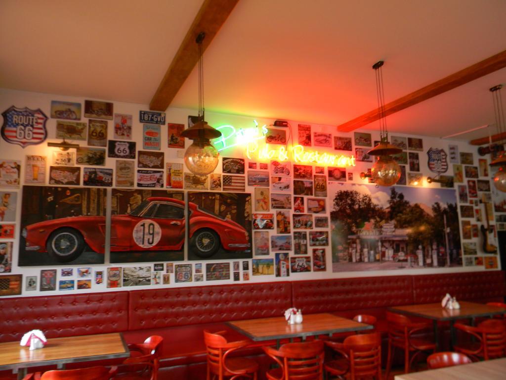 Prohibicja Peter's Pub Motel Mikolajki Bagian luar foto